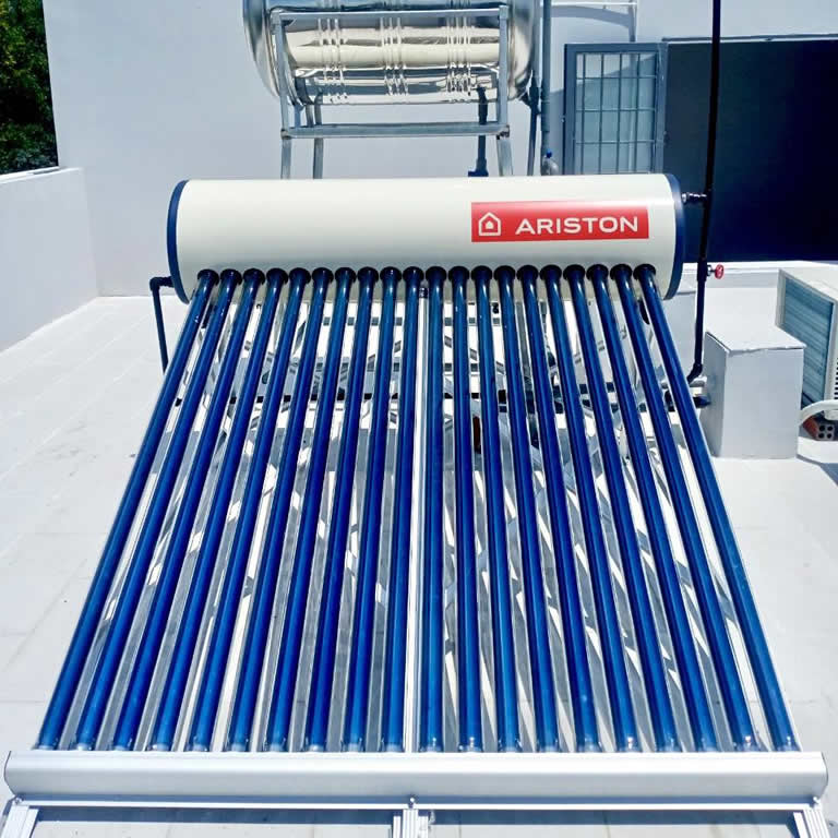 Máy năng lượng mặt trời Ariston 250 lít