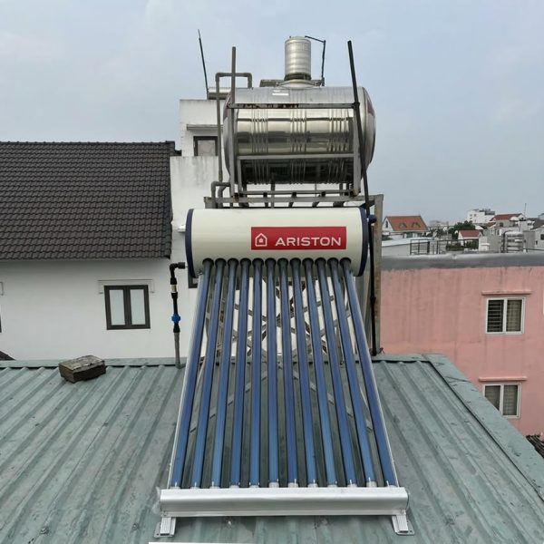 May-nuoc-nong-mat-troi-Ariston-132L-Gia-Ban Máy Nước Nóng Mặt Trời Ariston 132L