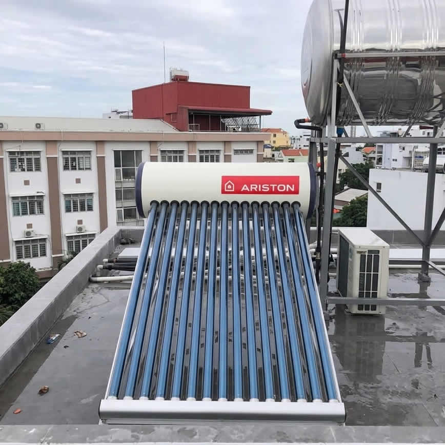 Máy Nước Nóng Mặt Trời Ariston 160L