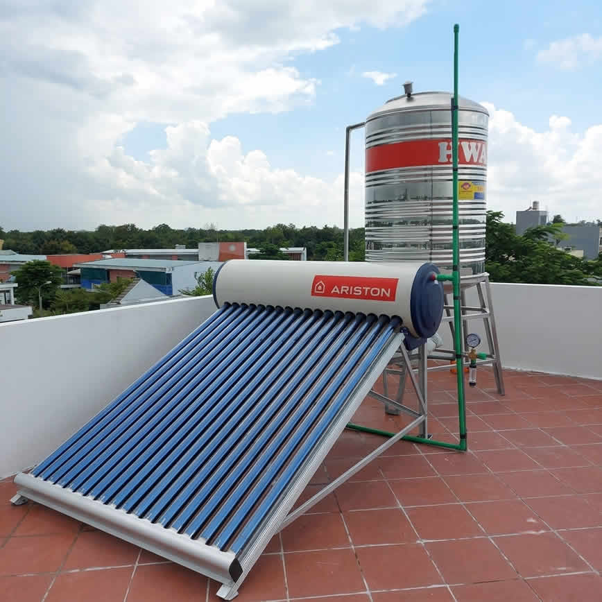 Máy nước nóng năng lượng mặt trời Ariston 190 lít