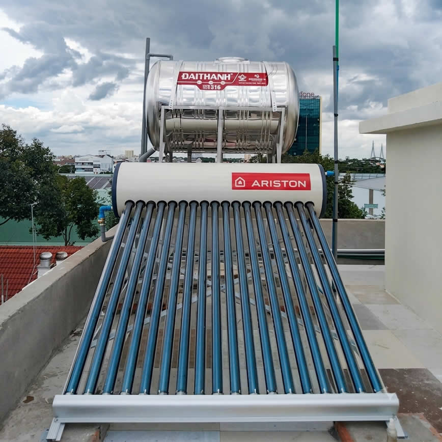 Máy nước nóng mặt trời Ariston 200L