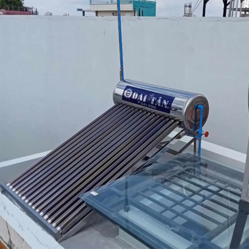 Máy nước nóng mặt trời Đại Tân 130L